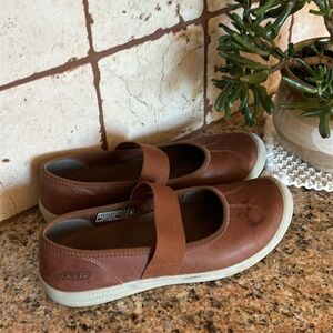 Keen shoes size 7.5